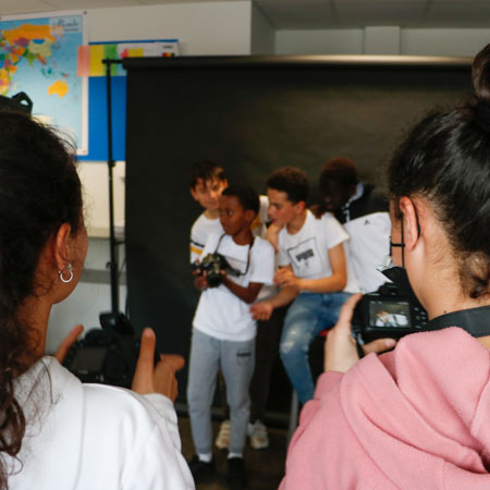 Photographe intervenant en médiation culturelle